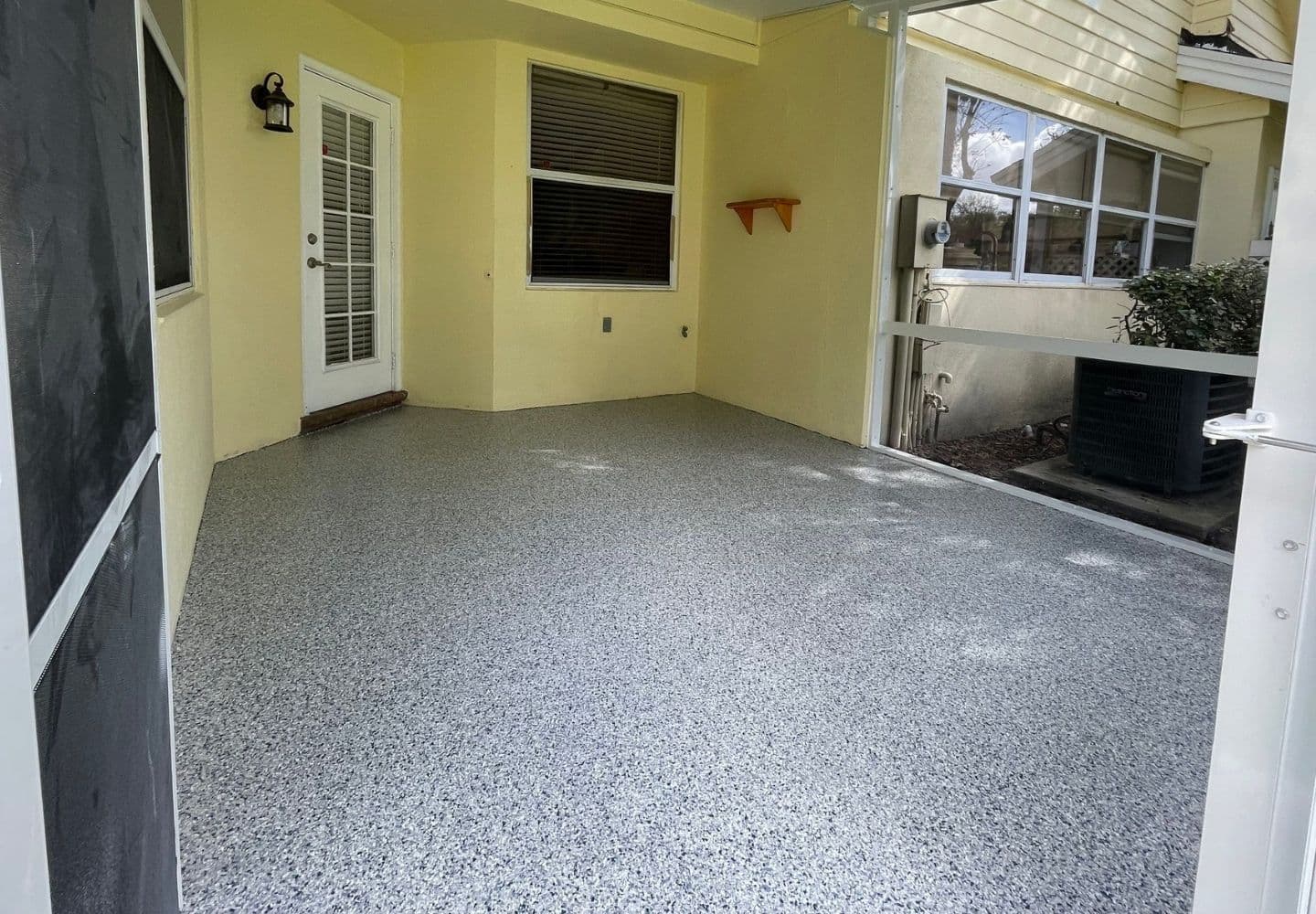 Polyaspartic vs Epoxy in Houston Texas: The Truth